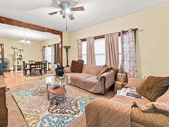 3rd image of 4029 Sheridan ROAD