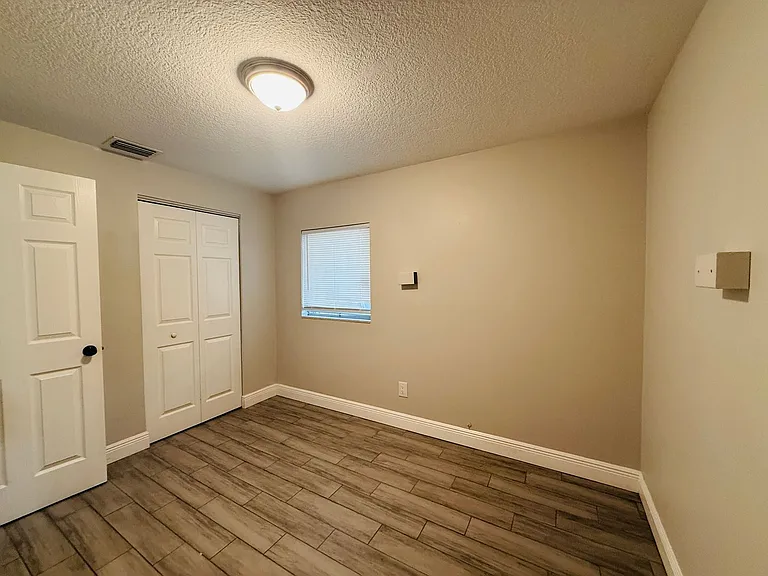 4203 E Yukon St — Photo 30