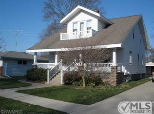 21 Pine St, Zeeland, MI 49464