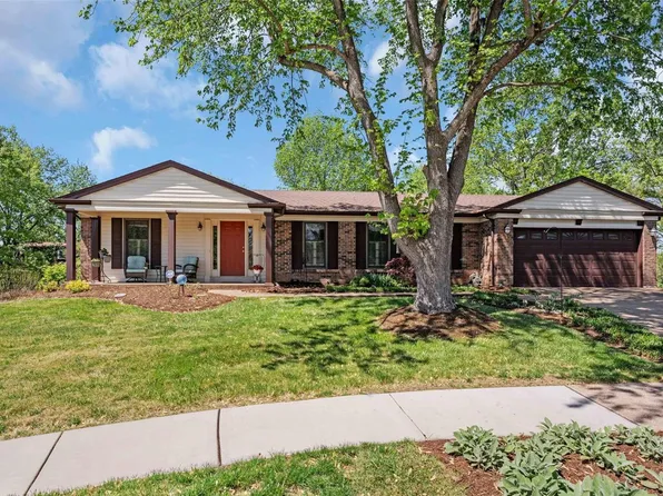 2279 Crestroyal Ct, Saint Louis, MO 63131