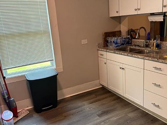 3rd image of 1189 Ashville Rd