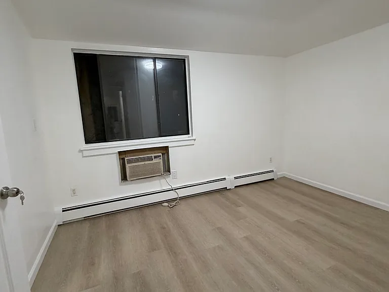 14357 Beech Ave #2 — Photo 6
