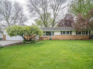 N86W15717 Riverside Bluff Rd, Menomonee Falls, WI 53051