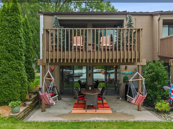2700 N Shore Dr #F-19, Clear Lake, IA 50428