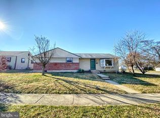 6 S Callowhill St, Topton, PA 19562