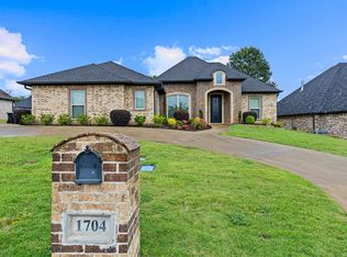 1704 Riviera Dr, Longview, TX 75605