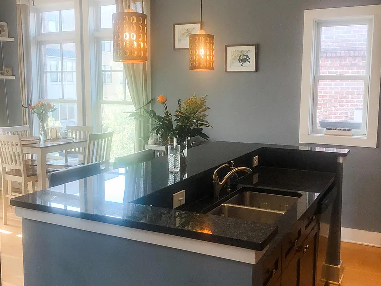 924 Garrett St SE #301 — Photo 4