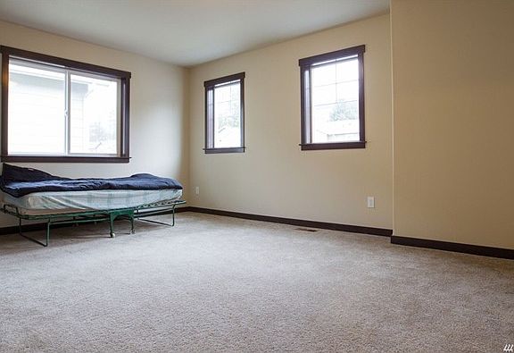 5th image of 307 Jeff St