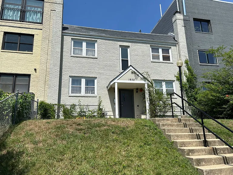 1932 3rd St NE #102 — Photo 1