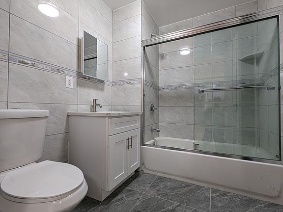 5th image of 4023 10th Ave #3A