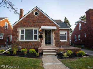 15520 Collinson Ave, Eastpointe, MI 48021