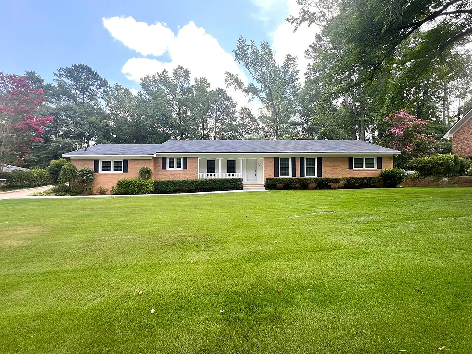 1943 Birchwood Way