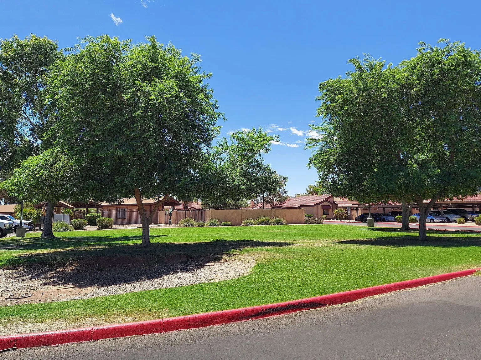 3 bed, 1036 sqft, $1,900 — Photo 4