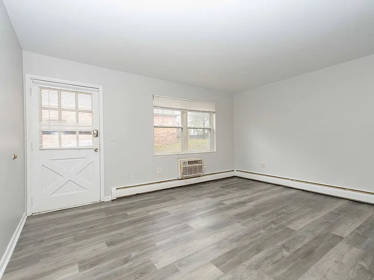 6419 Montgomery Rd #B4 — Photo 9