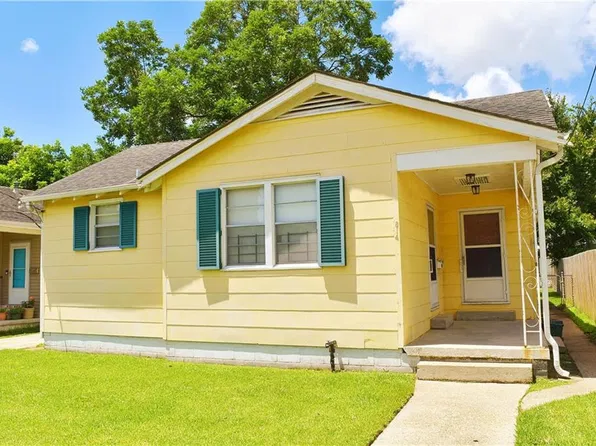 814 Evergreen Dr, Gretna, LA 70053