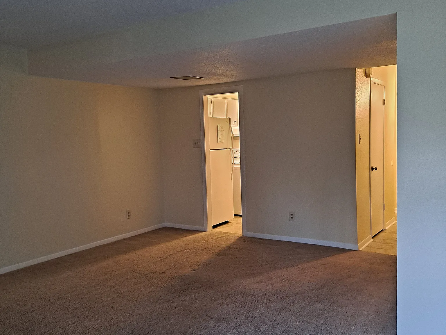 6937 Calder D — Photo 3