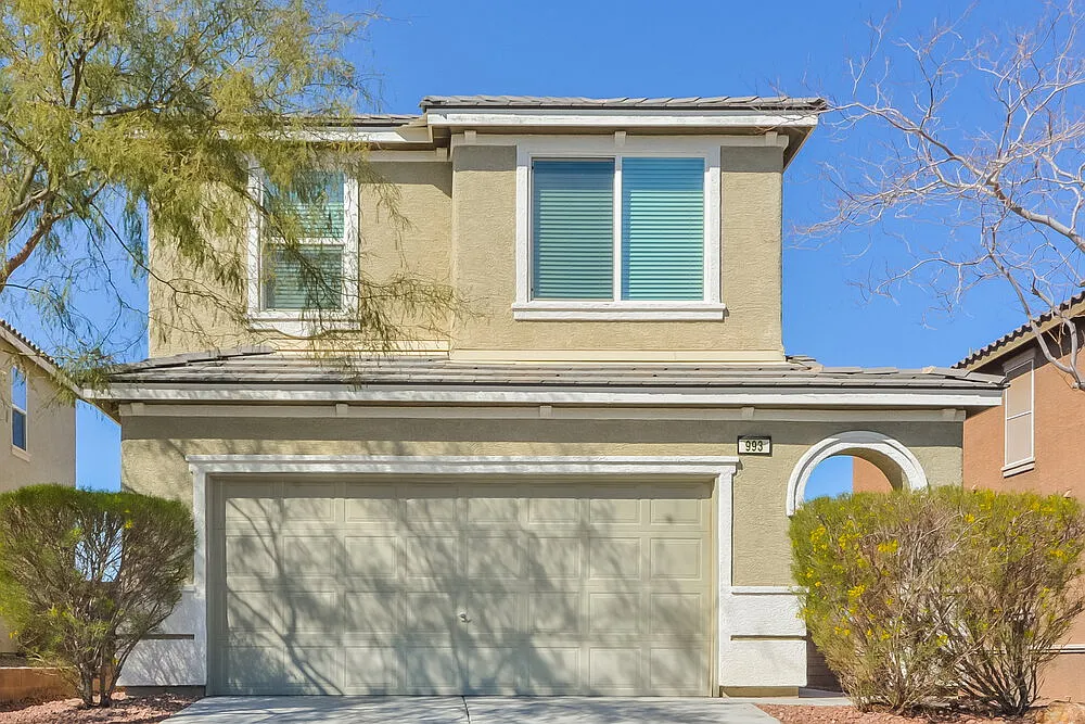 3 bed, 2.5 bath, 1843 sqft, $2,410 — Photo 1