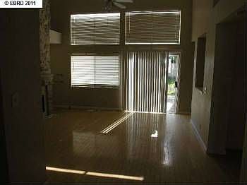 5th image of 2495 Cove Pl