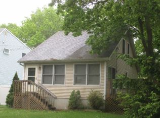 8 Spruce St, Port Jefferson Station, NY 11776