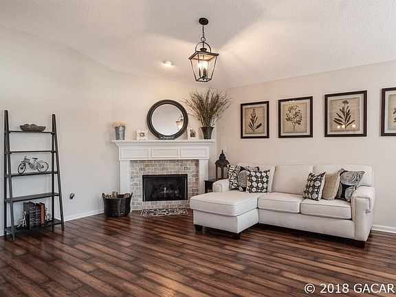 5th image of 8275 Nw 53rd Terrace