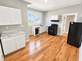 321 Leslie St, Newark, NJ