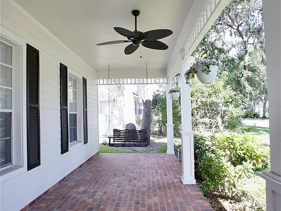 5th image of 421 Courtlea Oaks Blvd