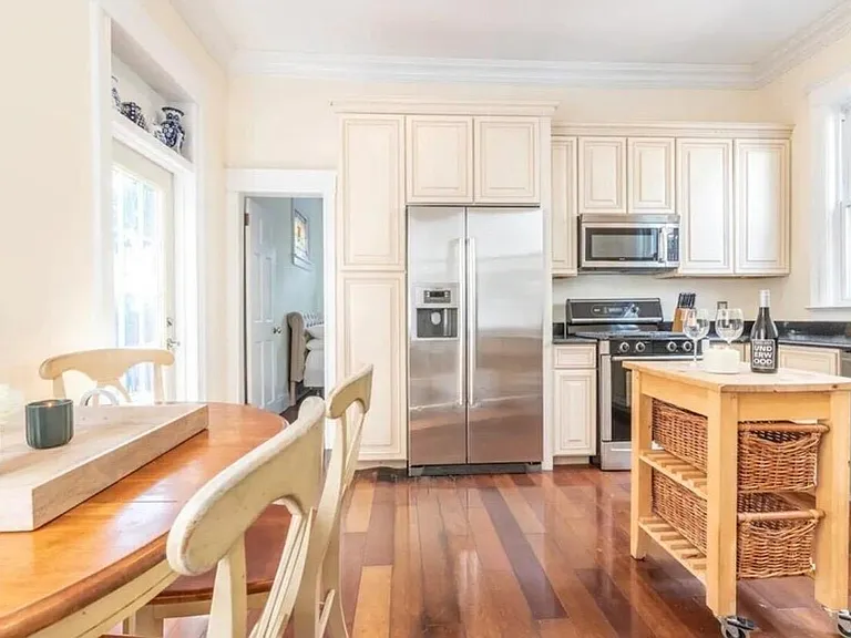 21 Jefferson Ave #1 — Photo 3