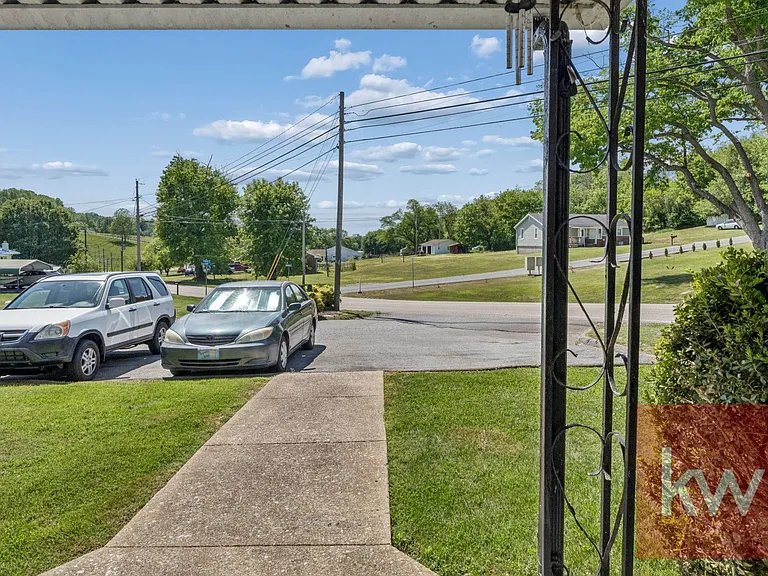 340 E Carters Valley Rd — Photo 29