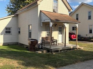 408 N Main St, West Manchester, OH 45382