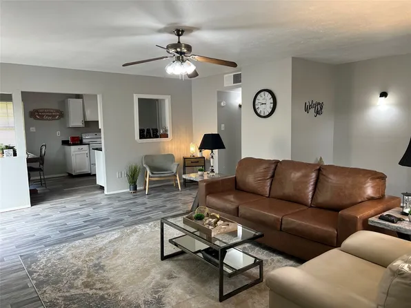 3732 Seven Gables St, Fort Worth, TX 76133