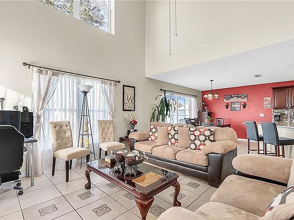 4th image of 2419 Knightsbridge Blvd