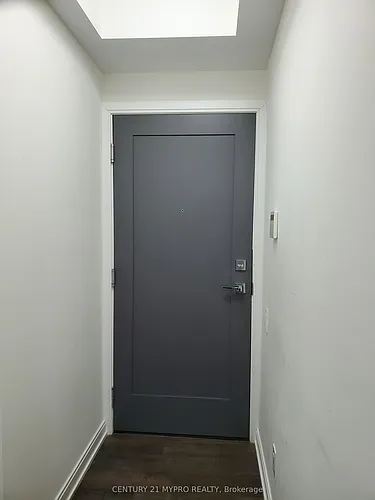 42 Charles St E Photo 1