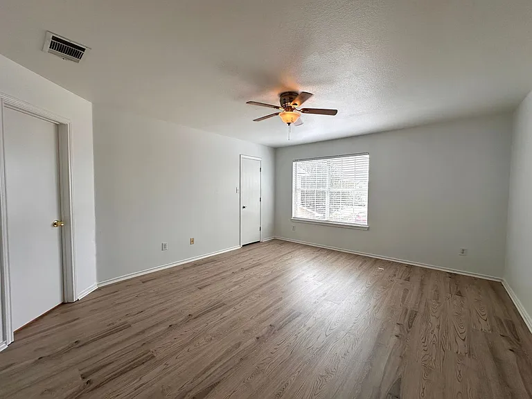 722 Lavaca Loop — Photo 10