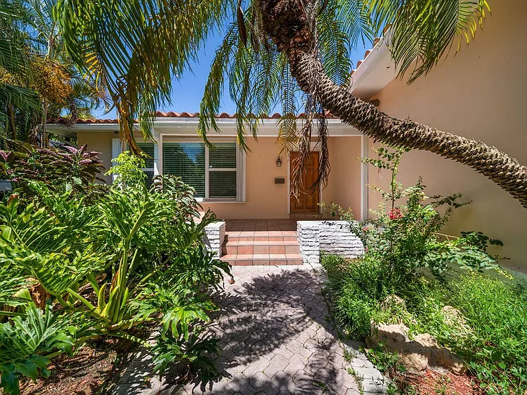 9572 Abbott Ave — Photo 12