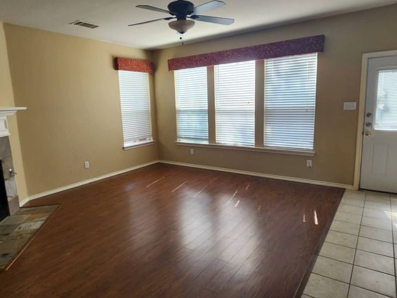 3rd image of 4204 Talbot Ln