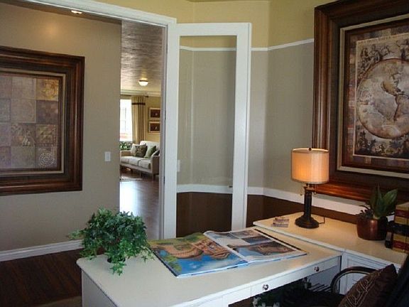 3rd image of 98 E Cottage Cv