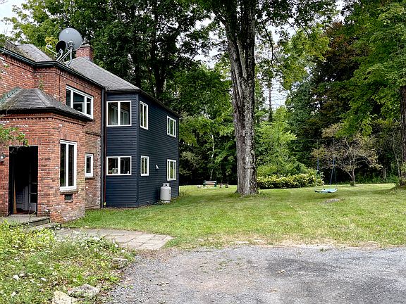 2nd image of 6 Corashire Rd
