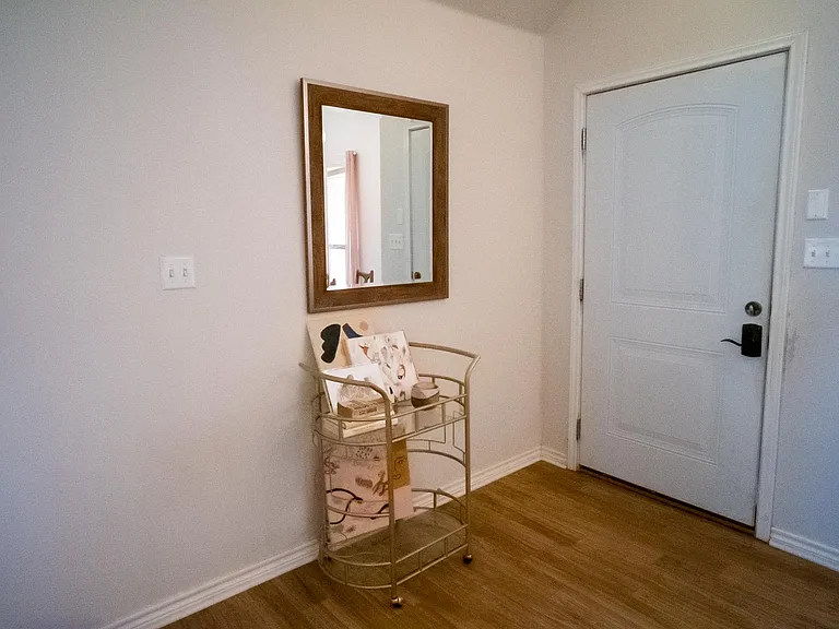 6600 Bay City Bnd — Photo 4
