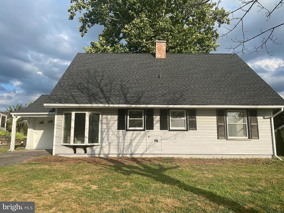 1st image of 14 Petunia Ln