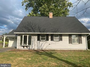 14 Petunia Ln, Willingboro, NJ 08046