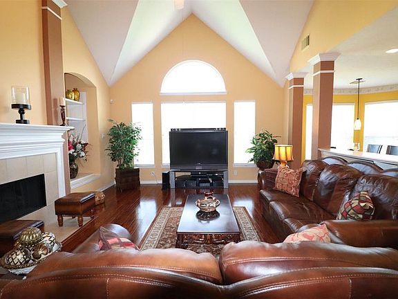 4th image of 10008 Erin Glen Way