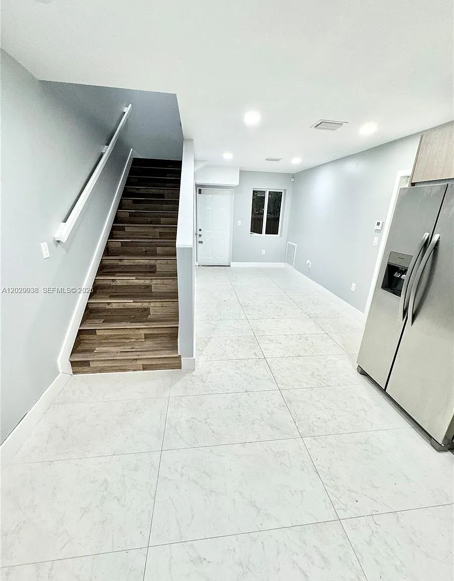 Seminole Add F R Olivers — Photo 3
