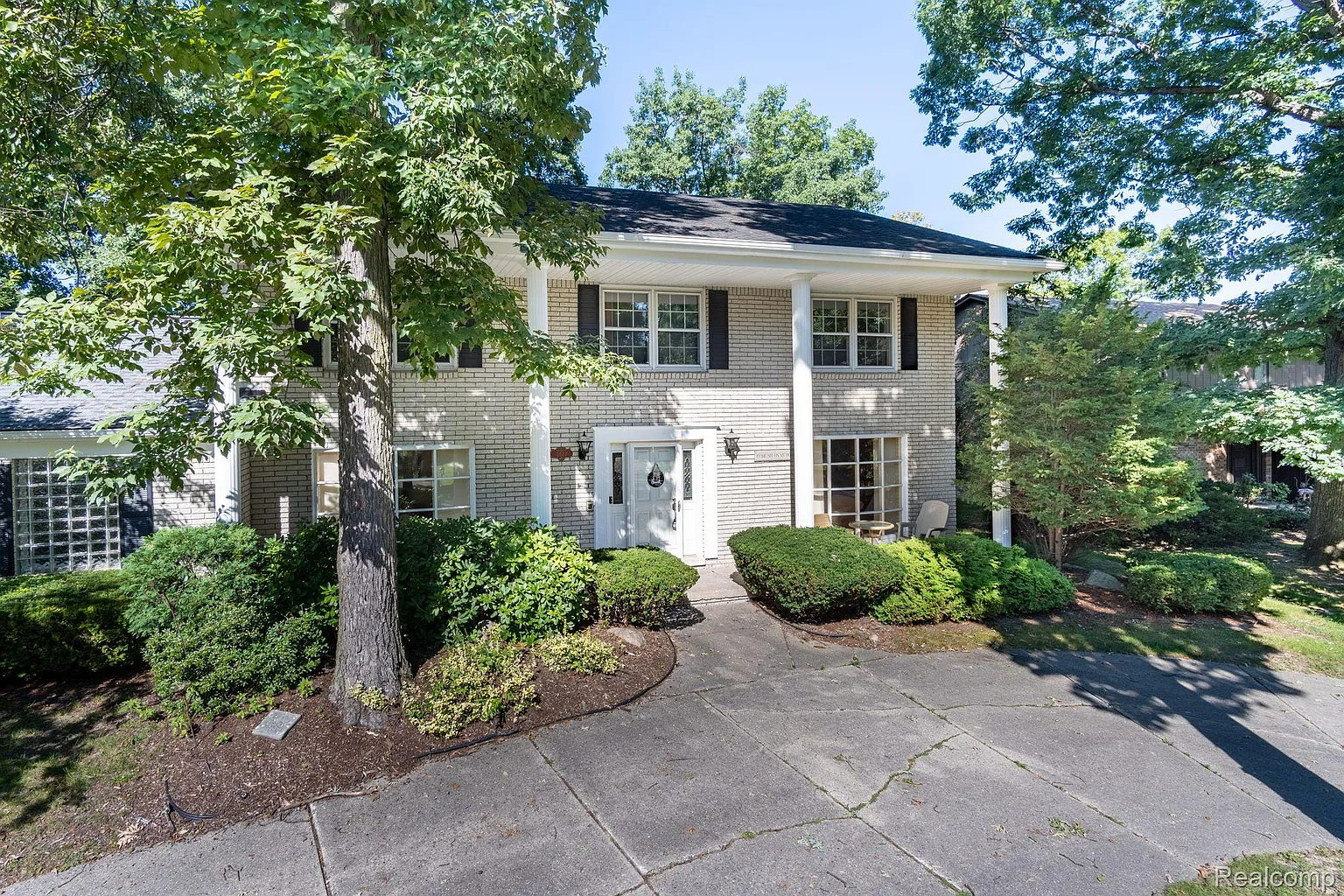 5928 Cherry Crest Dr photo 1