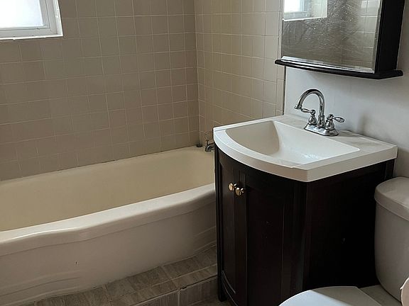 3rd image of 2724 W Chicago Ave APT 1R