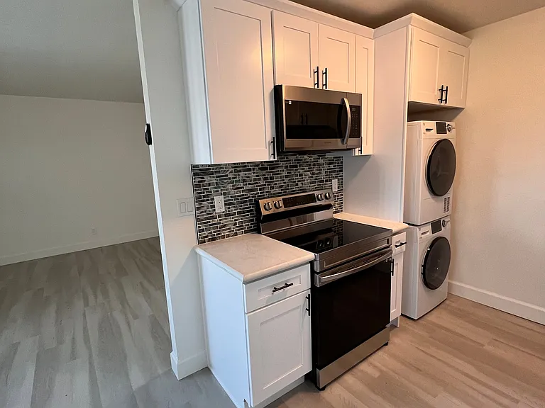Village Green Apartments — Photo 7