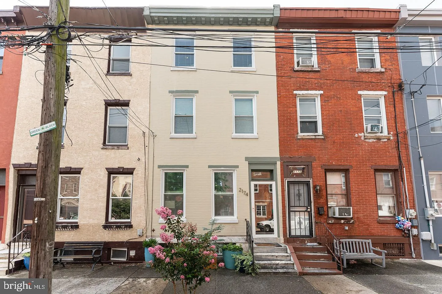 2174 E Cumberland St photo 1