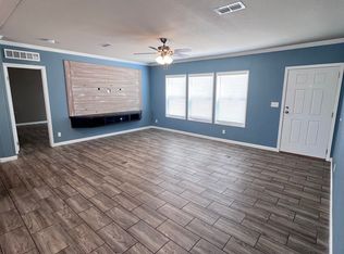 1124 Schneider Rd, Seguin, TX 78155