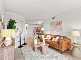 5418 Yonge St #1606, Toronto, ON M2N6X4