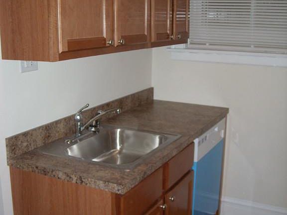 2nd image of 2200 W Foster Ave