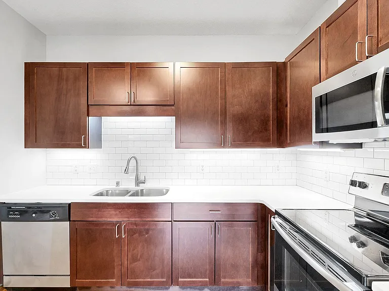 Cedar Pointe Townhomes — Photo 79